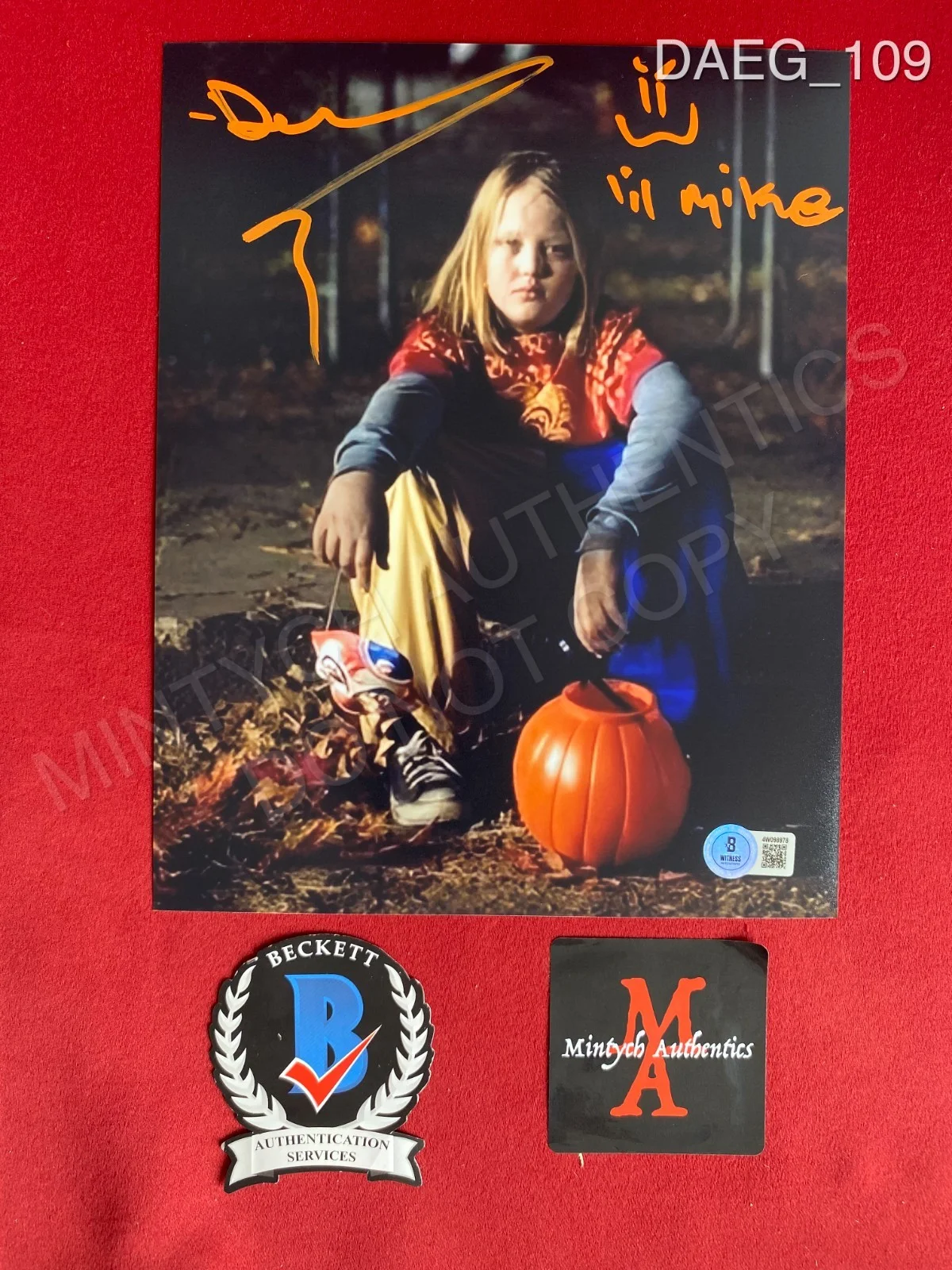 Daeg Faerch — Daeg Faerch autographed signed 8x10 photo Rob Zombie Halloween Beckett COA