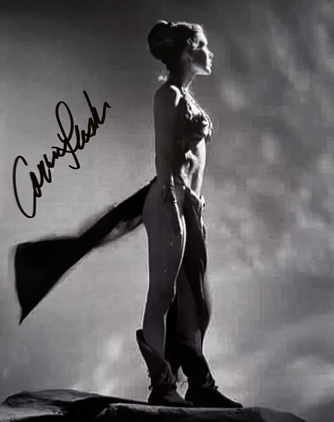 Carrie Fisher — Carrie Fisher Princess Leia Organa Star Wars Signed 8x10 Photo W/COA #710219