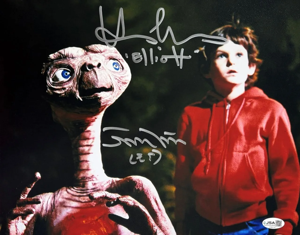 Henry Thomas — Henry Thomas Matthew De Merritt Signed 11x14 ET Photo JSA