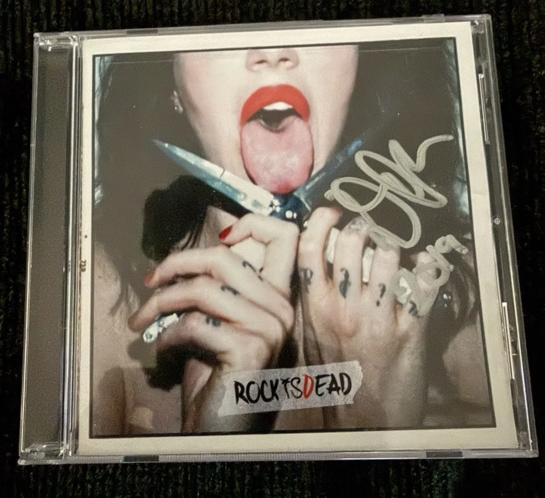 DOROTHY Signed Rockisdead WHITE Vinyl LP + CD Set - PHOTO PROOF - Vintage Vinyl, изображение 3