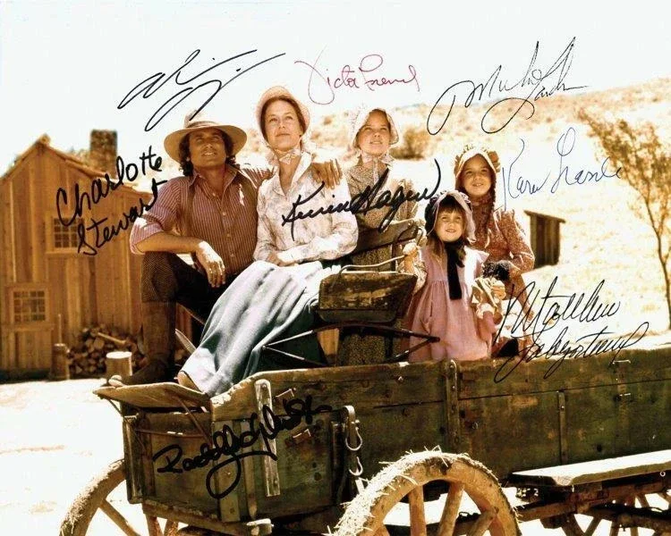 LITTLE HOUSE ON THE PRAIRIE TV SHOW CAST — LITTLE HOUSE ONTHE PRAIRIE TV CAST 8.5X11 SIGNED PHOTO AUTOGRAPH ALL SIGNATURES