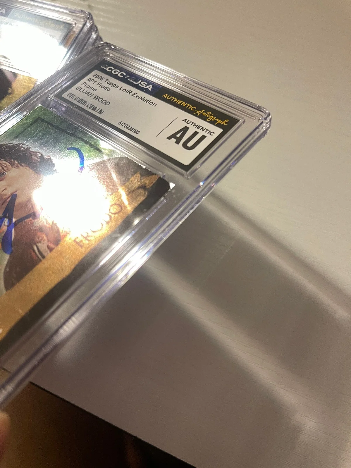 Elijah Wood — ELIJAH WOOD SIGNED LORD OF THE RINGS PROMO CARD AUTOGRAPH CGC/JSA AUTHENTIC, изображение 2