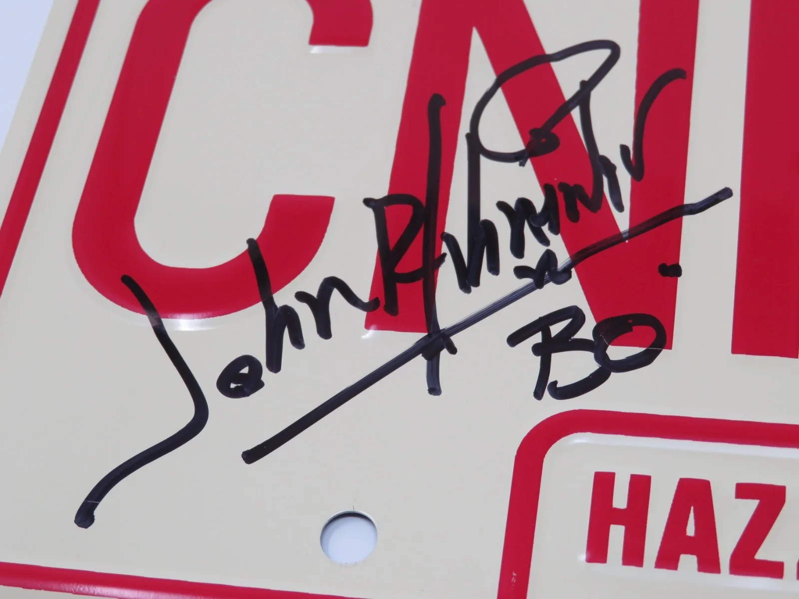 John Schneider, Tom Wopat, Catherine Bach — THE DUKES OF HAZZARD Signed Autograph "General Lee" Metal License Plate by 3 JSA, изображение 2