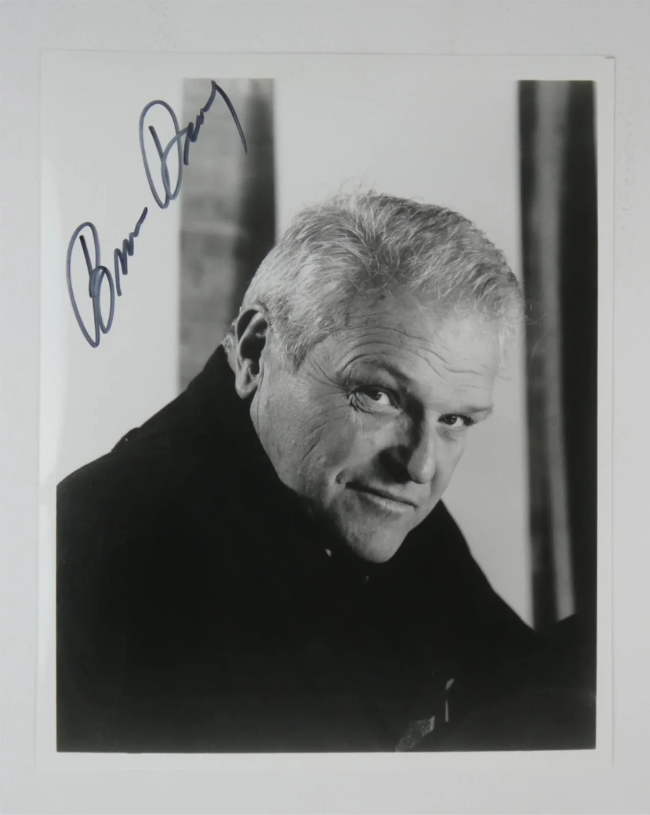 Brian Dennehy — Brian Dennehy Signed 8x10 B&W Photo Autographed Death Of A Salesman