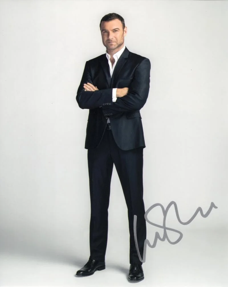 Liev Schreiber — Liev Schreiber Signed Autograph 8x10 Photo - Handsome Ray Donovan Star