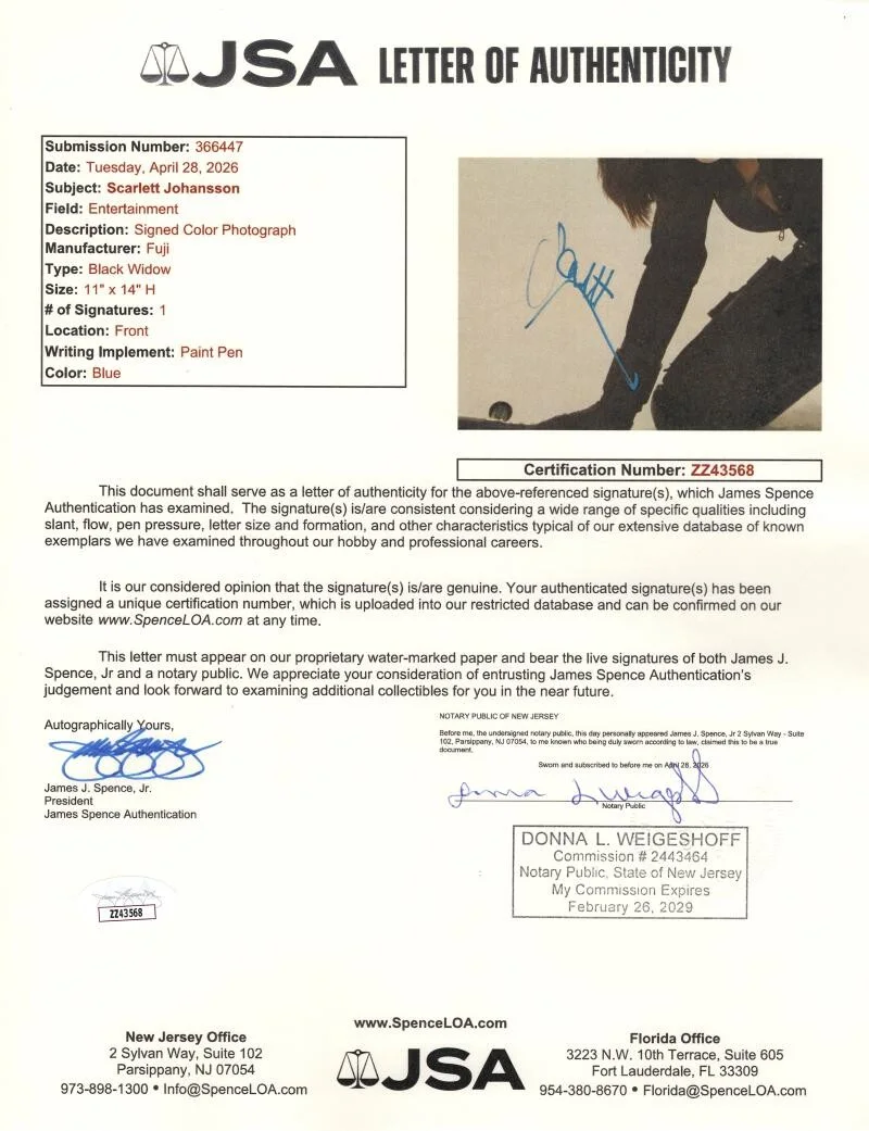 Scarlett Johansson — Scarlett Johansson Signed Autograph 11x14 Photo The Avengers Black Widow JSA COA, изображение 2