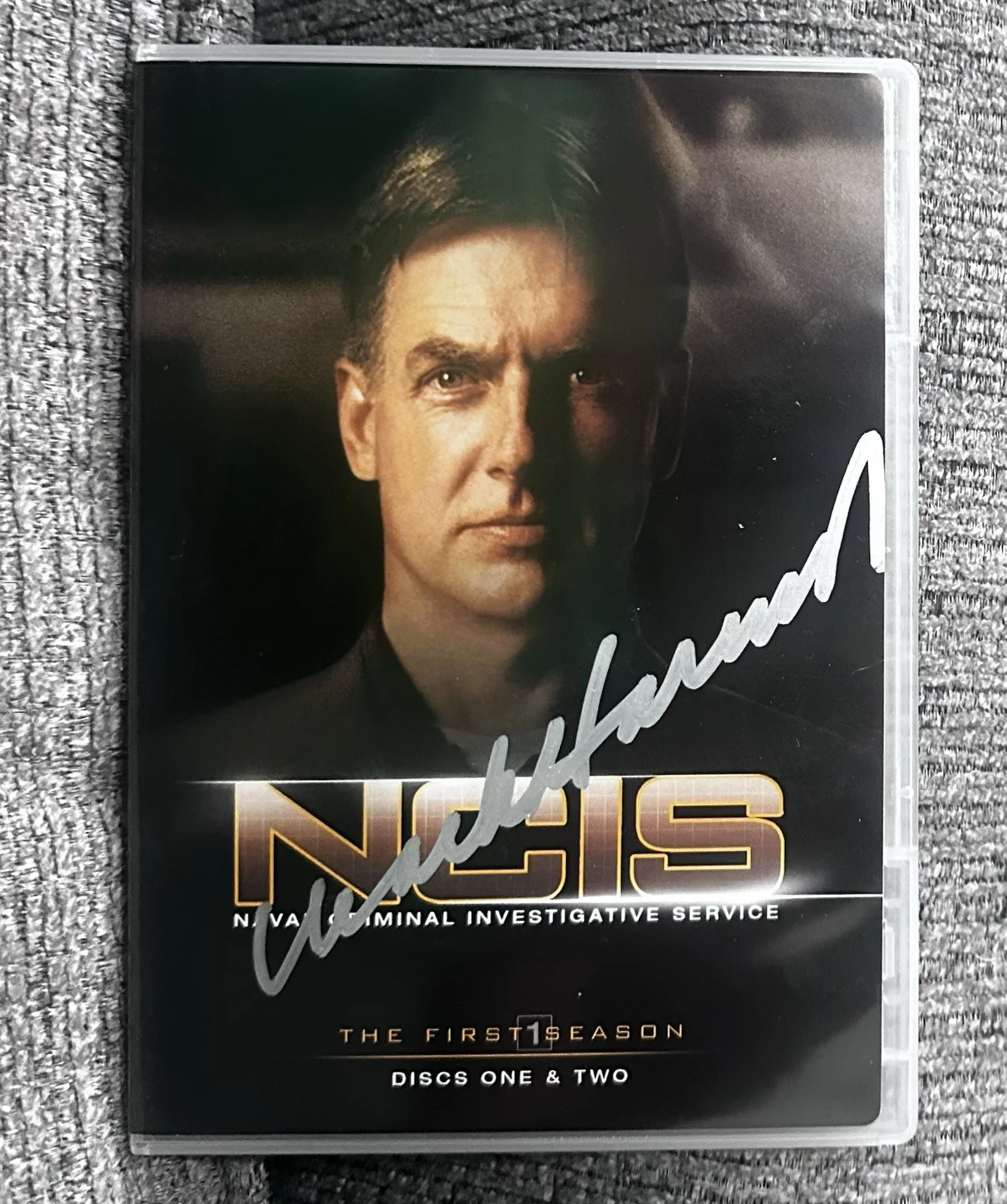 Mark Harmon — MARK HARMON Signed NCIS SEASON 1 DVD Box Set Beautiful Full Signature Autograph, изображение 3