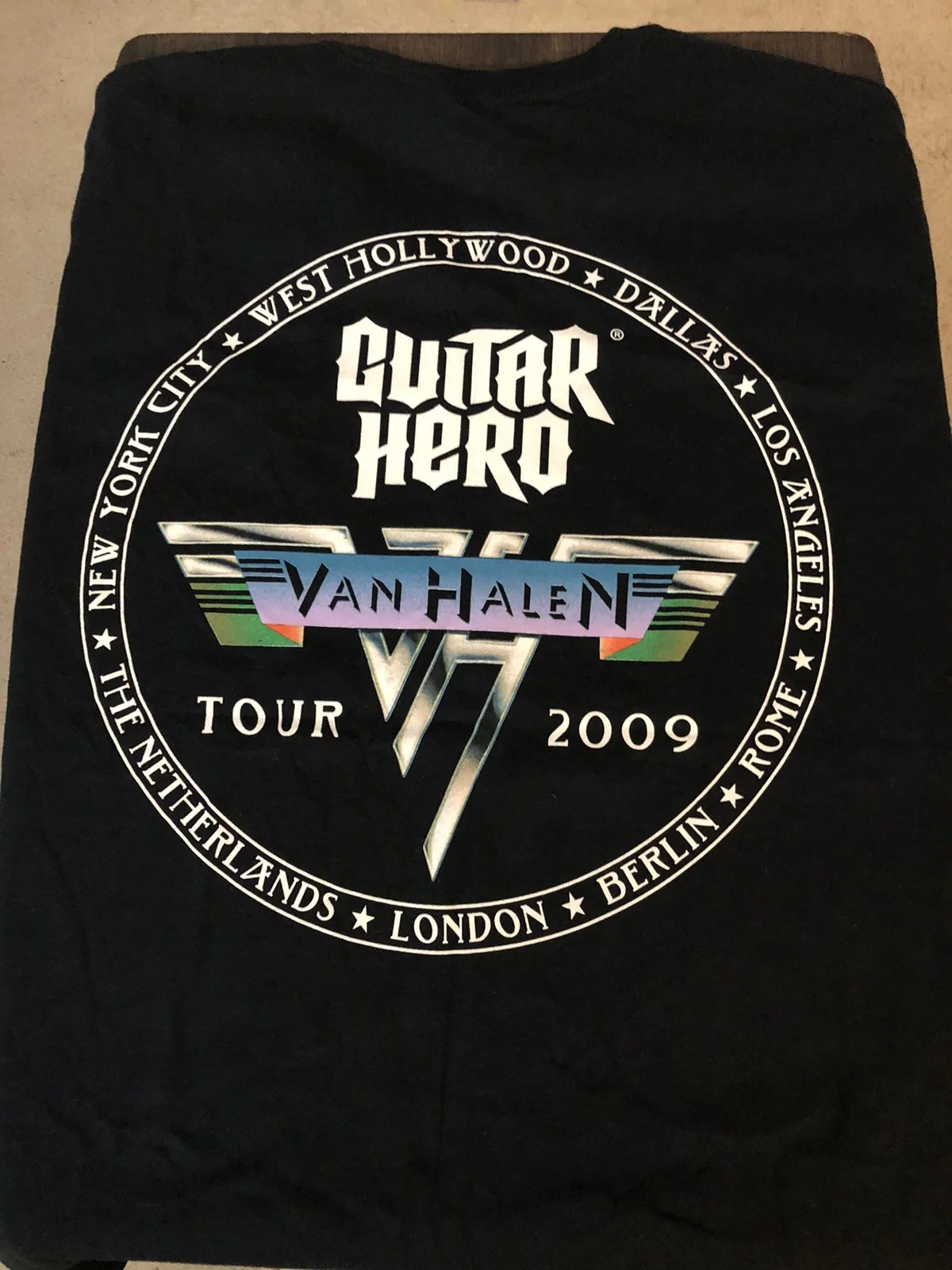 Van Halen Band Signed Guitar Hero T-shirt(BAS), image 2