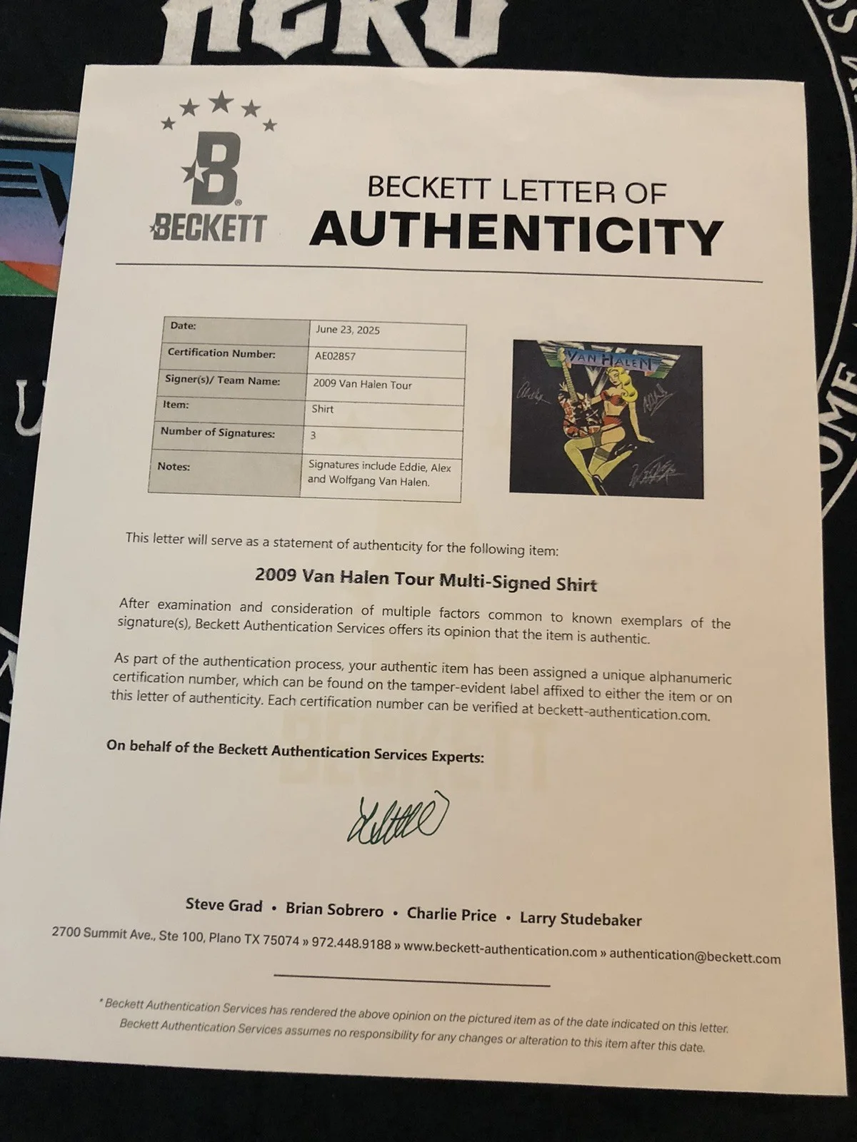 Van Halen Band Signed Guitar Hero T-shirt(BAS), image 3