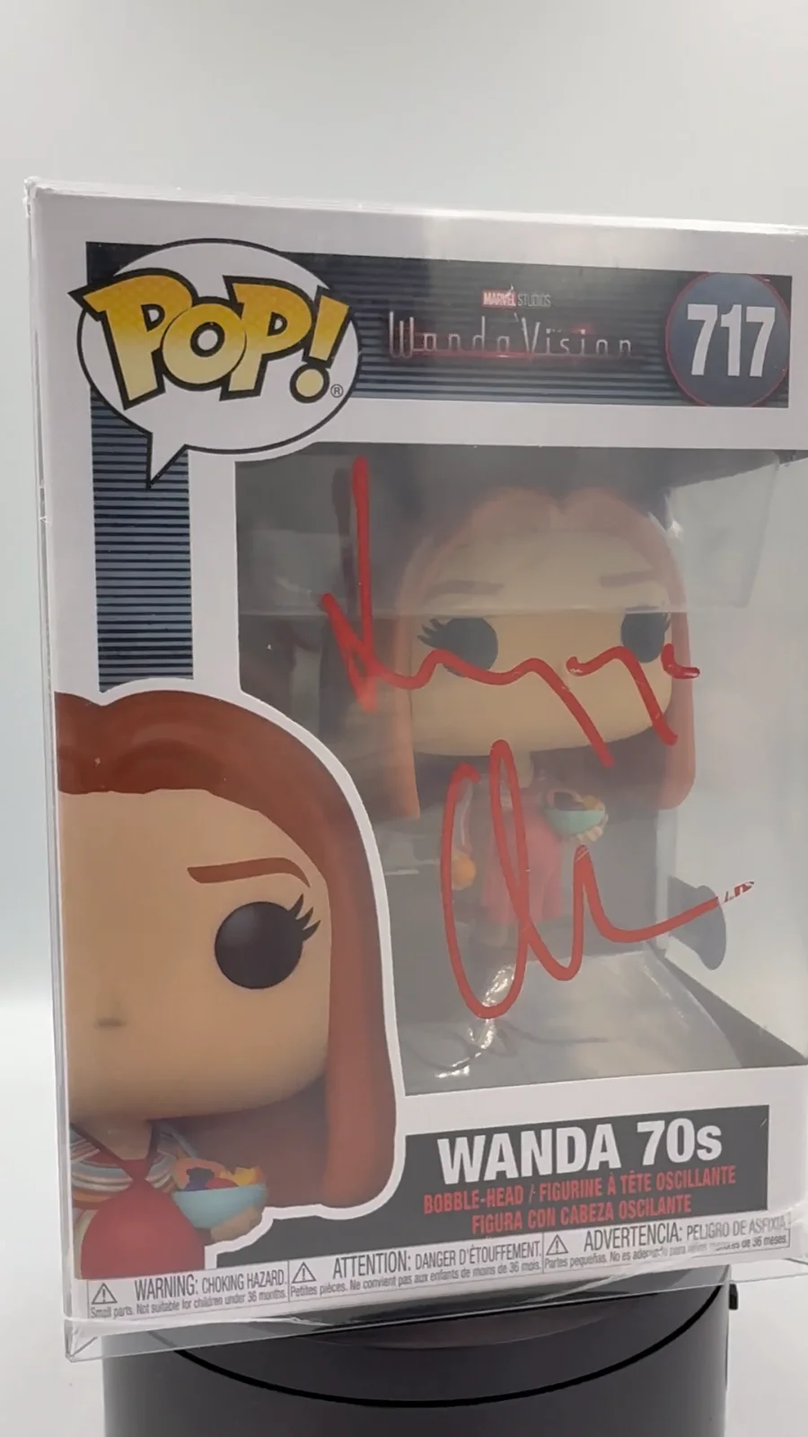 Elizabeth Olsen — Elizabeth Olsen Signed Wanda 70's Wandavision Funko Pop 717 Beckett Witnessed, изображение 2