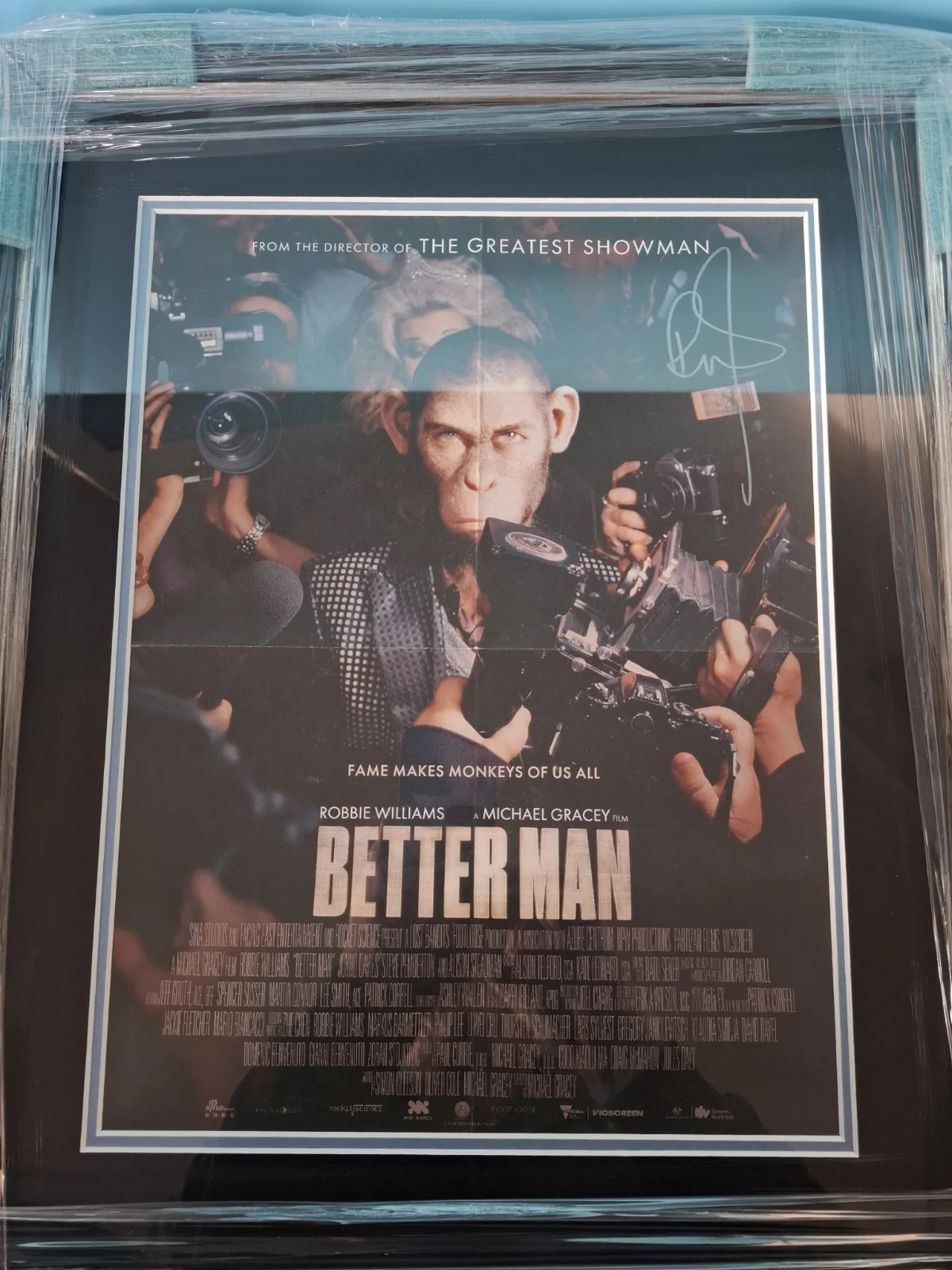 Framed Hand-signed Movie Poster for The 2024 Film Better Man Robbie Williams, изображение 4