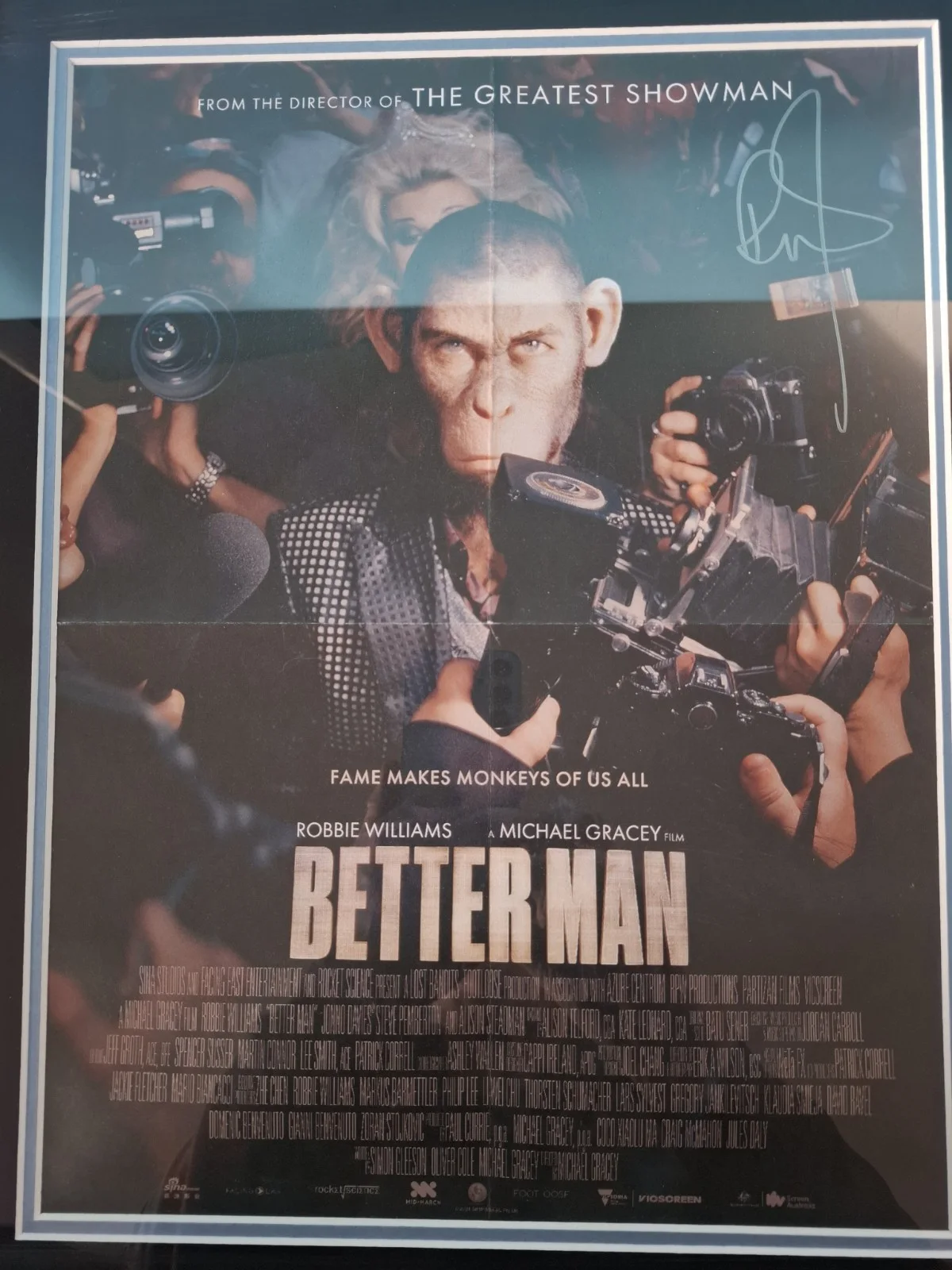 Framed Hand-signed Movie Poster for The 2024 Film Better Man Robbie Williams, изображение 5