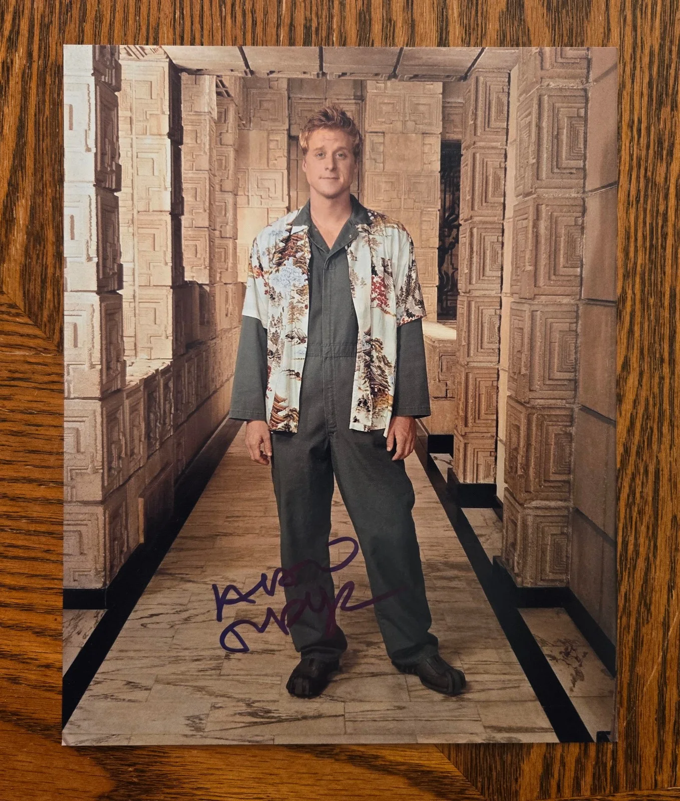 Alan Tudyk — Alan Tudyk Signed Firefly 8x10 (ACOA & SWAU COA)