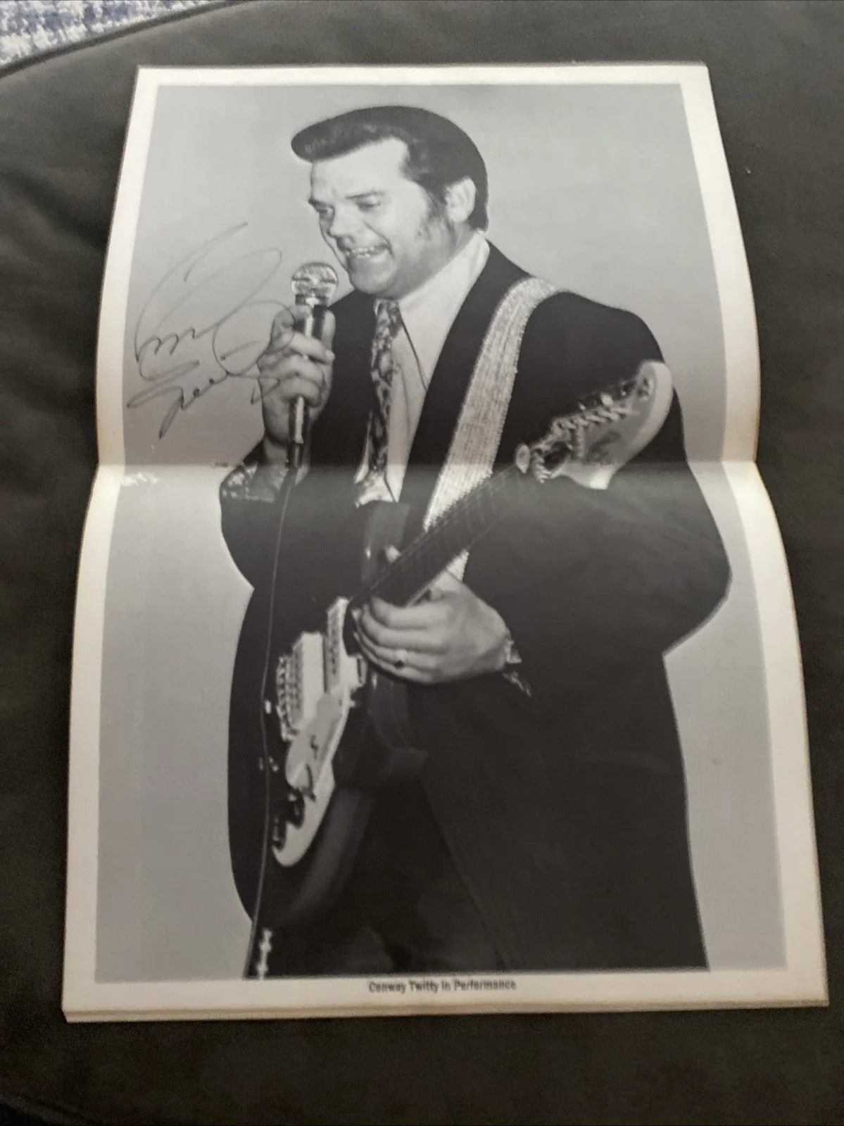 Conway Twitty Autographed Signed Book. 32 Pages Country Music Loretta Lynn., изображение 3