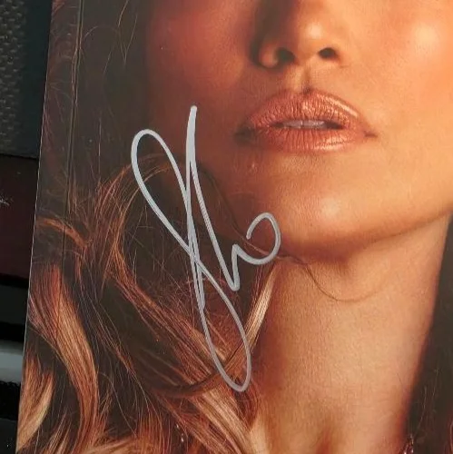 Jennifer Lopez — JENNIFER LOPEZ signed THIS IS ME .. NOW -- with COA CD with BOOKLET, image 2