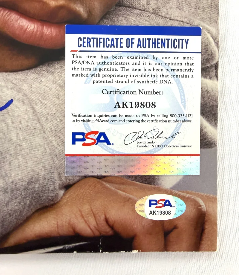 Chris Brown — Chris Brown Breezy Signed Autograph Yo Album Vinyl Record LP - Hip-Hop PSA COA, изображение 3