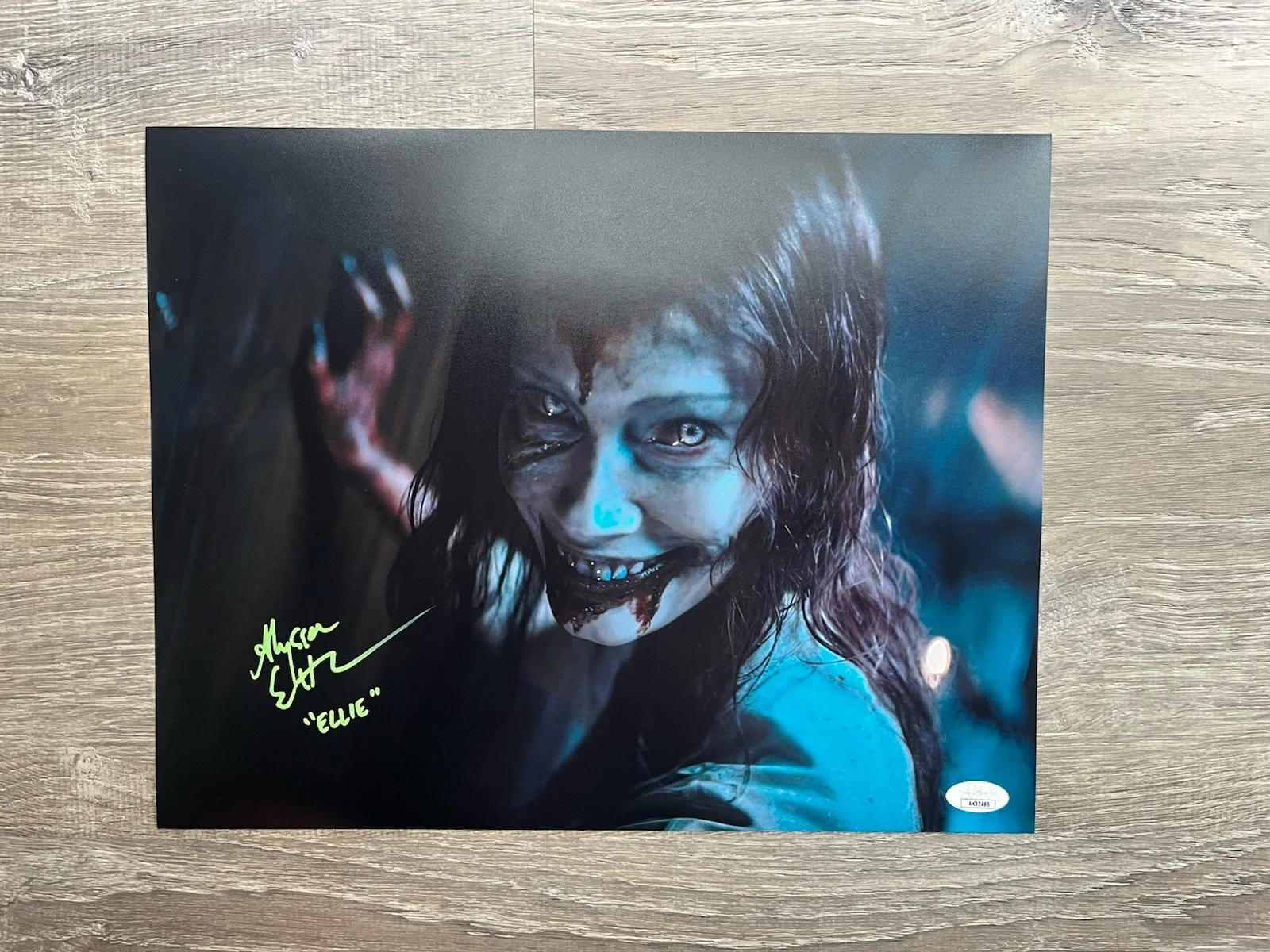 Alyssa Sutherland — Alyssa Sutherland Signed Evil Dead Rise 11x14 Photo JSA COA Ellie Horror Auto, изображение 2