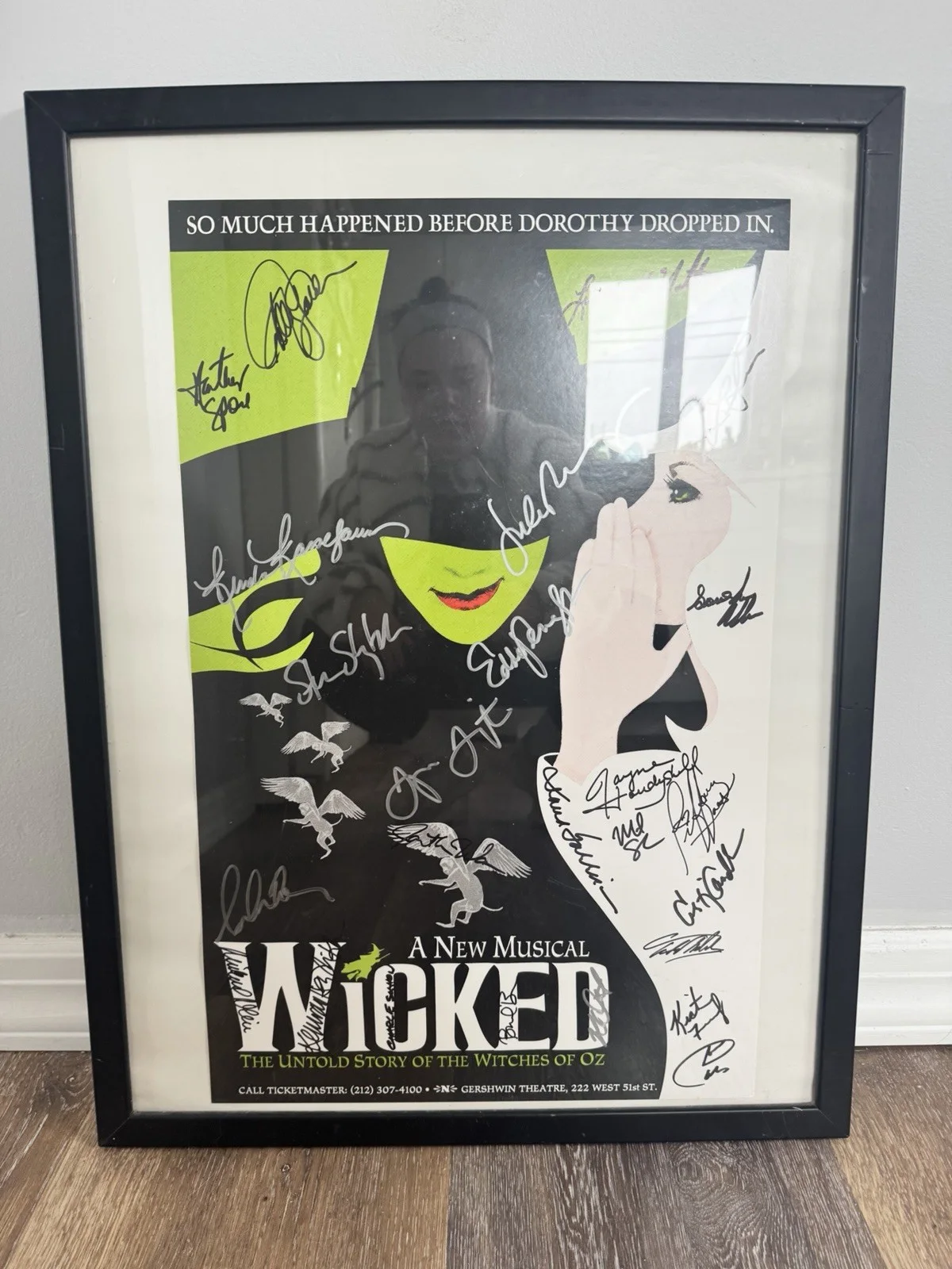 Cast — WICKED Broadway Cast Signed Poster 2007 -08 Pantages Theater, in 23 x 29" Frame, изображение 2