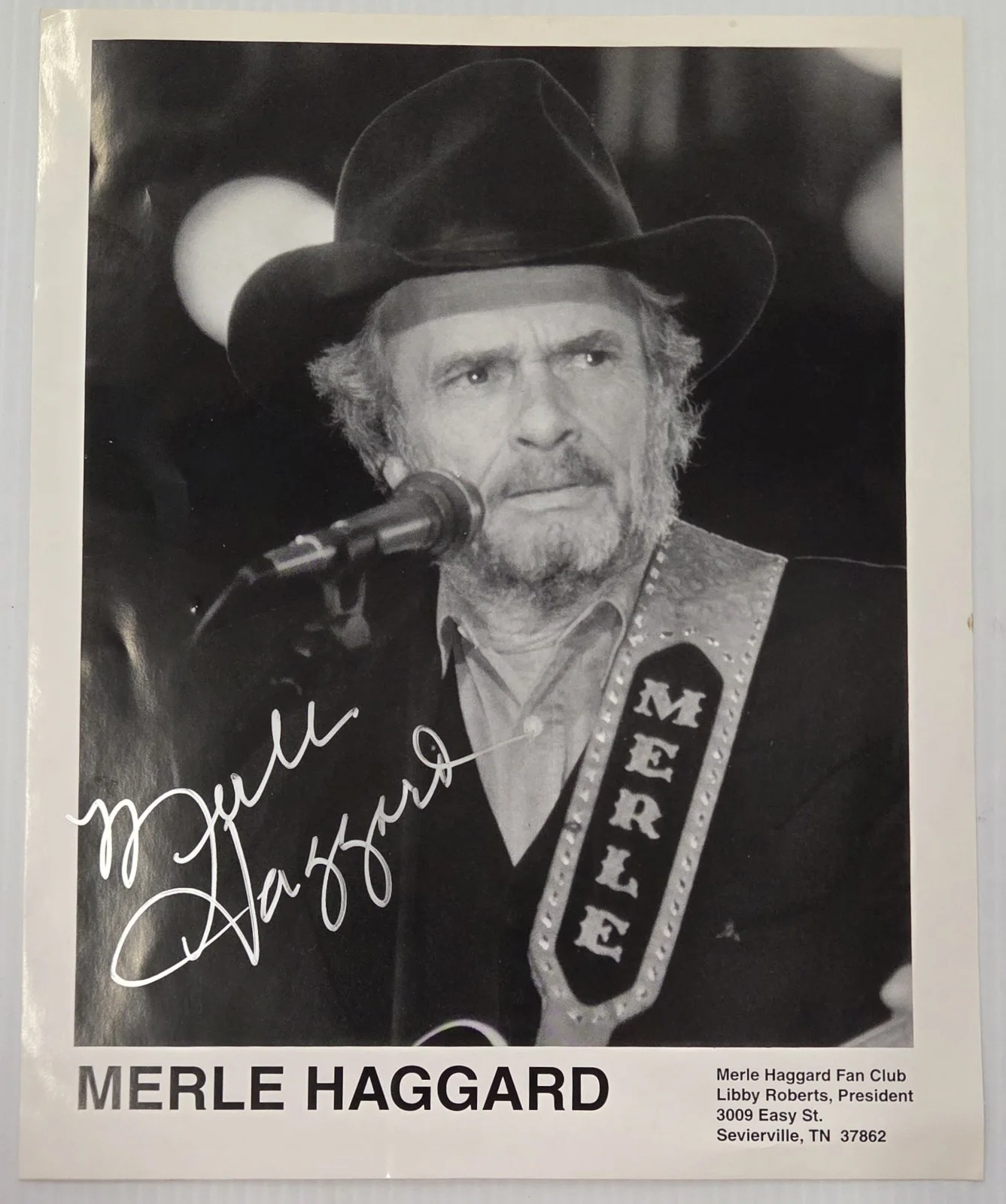 LOT OF 25 AUTOGRAPHED PHOTOS COUNTRY MUSIC SINGERS SIGNED HAGGARD CHESNEY RIMES, изображение 2