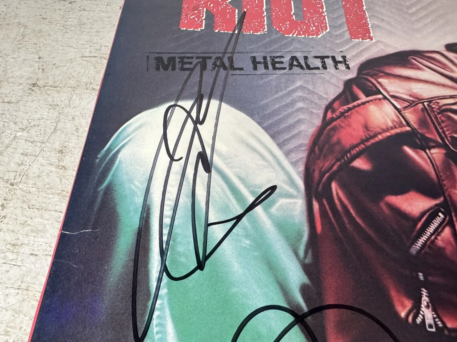 QUIET RIOT Band Signed Album DUBROW BANALI (RIP) SARZO CAVAZO Mental Health, изображение 2