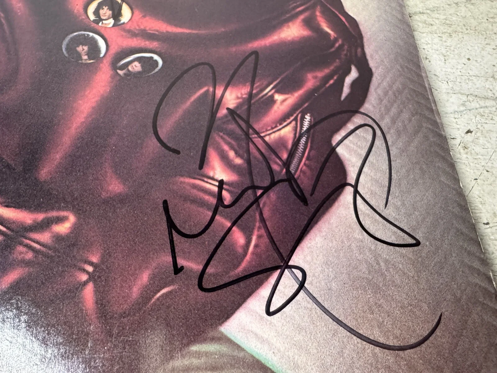 QUIET RIOT Band Signed Album DUBROW BANALI (RIP) SARZO CAVAZO Mental Health, изображение 5