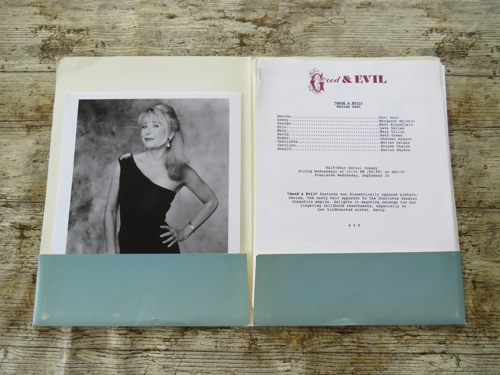 GOOD AND EVIL ORIGINAL 1991 TOUCHSTONE SERIES PRESS KIT Teri Garr 6 PHOTOS RARE, изображение 2
