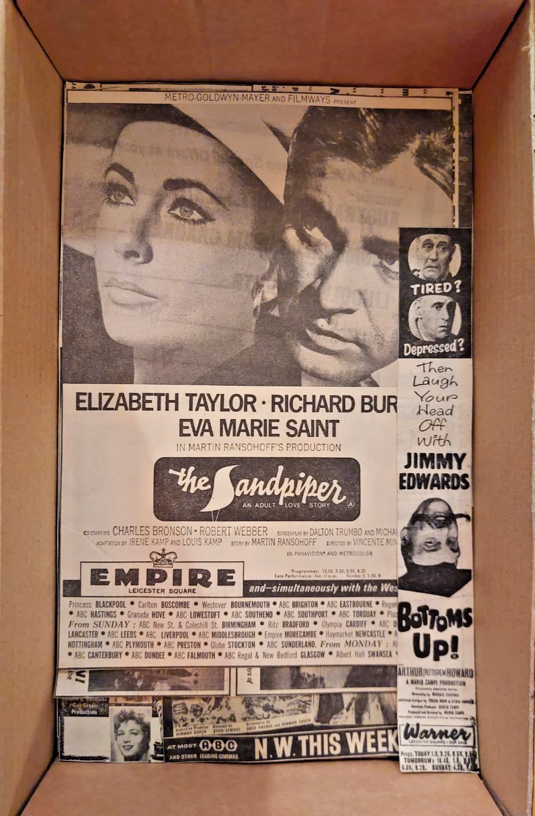 2kg Box of 1960s Vintage British Newspaper Cinema Clippings Listings Adverts, изображение 2