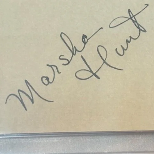 MARSHA HUNT — MARSHA HUNT CUT SIGNATURE FAMOUS ACTRESS PRIDE & PREJUDICE-PSA/DNA 9 AUTOGRAPH, изображение 3