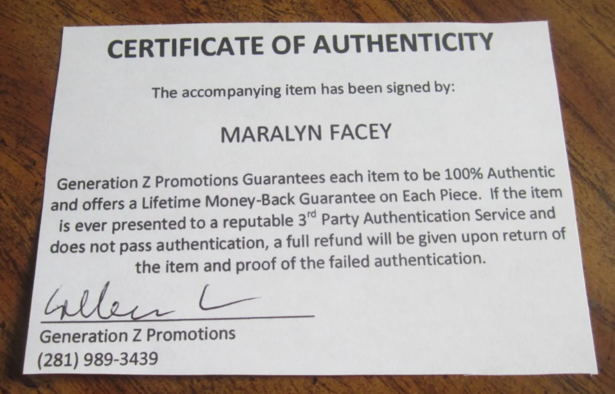 Maralyn Facey — Maralyn Facey Actress Signed 8X10 Photo "Paranormal Activity: The Marked Ones", image 3