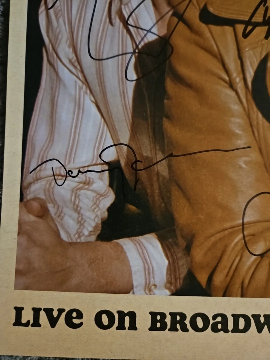 Jon Bernthal, Ebon Moss-Bachrach, cast — Dog Day Afternoon Signed Window Card - Jon Bernthal, Ebon Moss-Bachrach, Cast, image 3