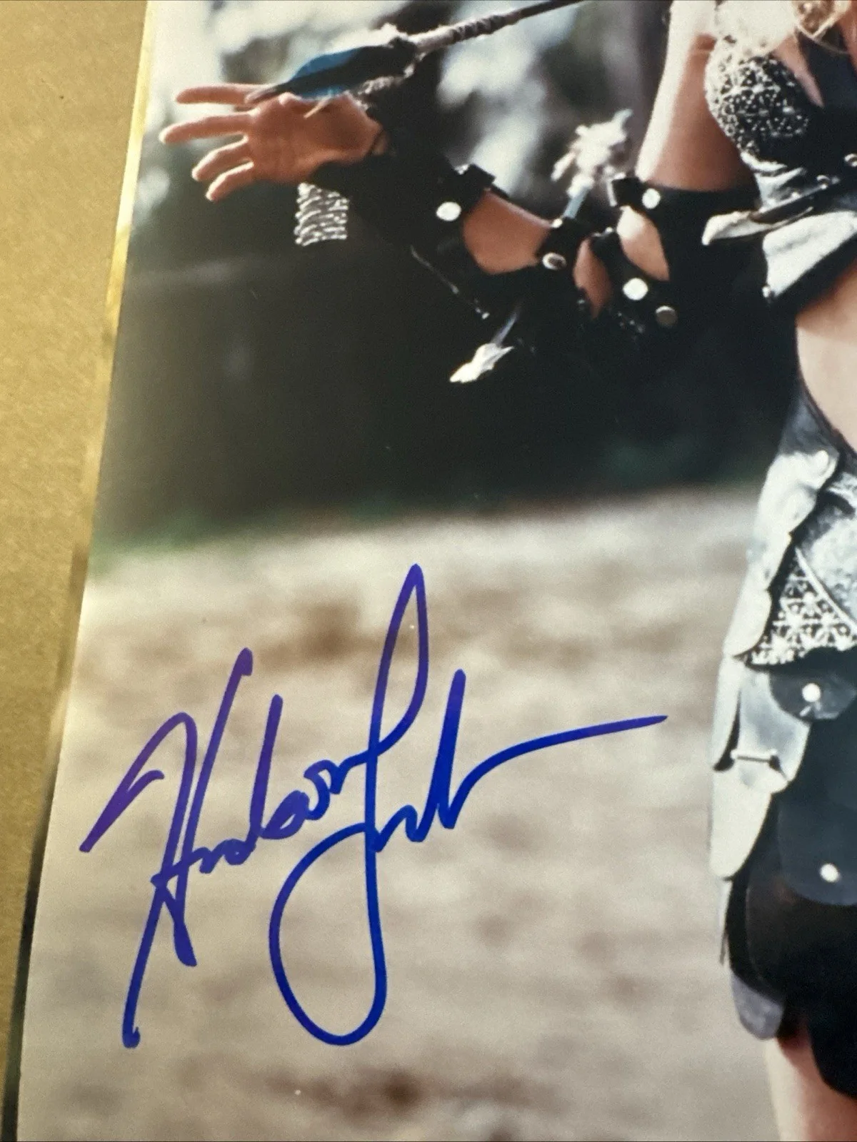 HUDSON LEICK — Hudson Leick Signed 8x10 Xena Warrior Princess Callisto Photo Beckett Pre Cert, изображение 2