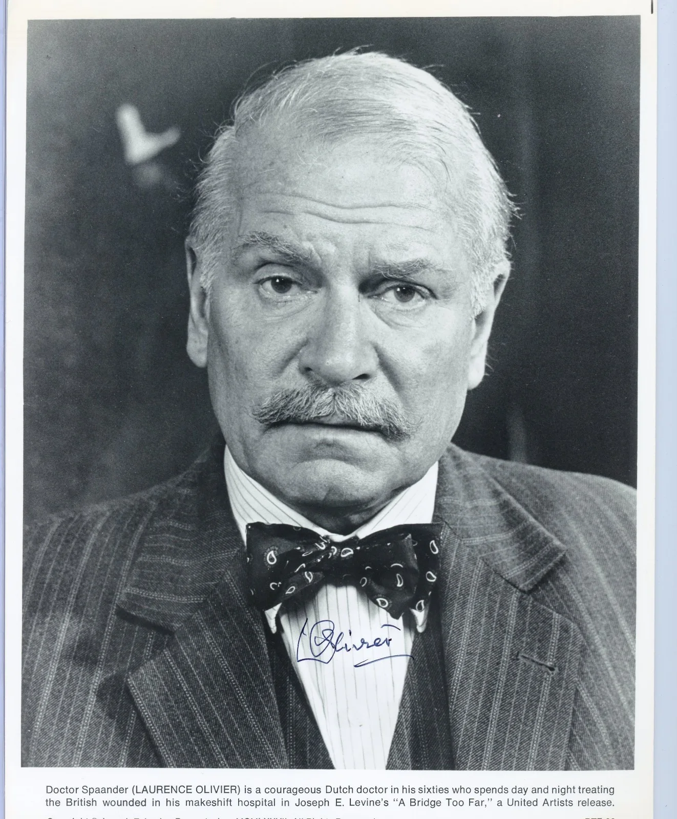 Laurence Olivier — SIGNED Laurence Olivier 8x10" Photo AUTOGRAPHED Actor Vintage