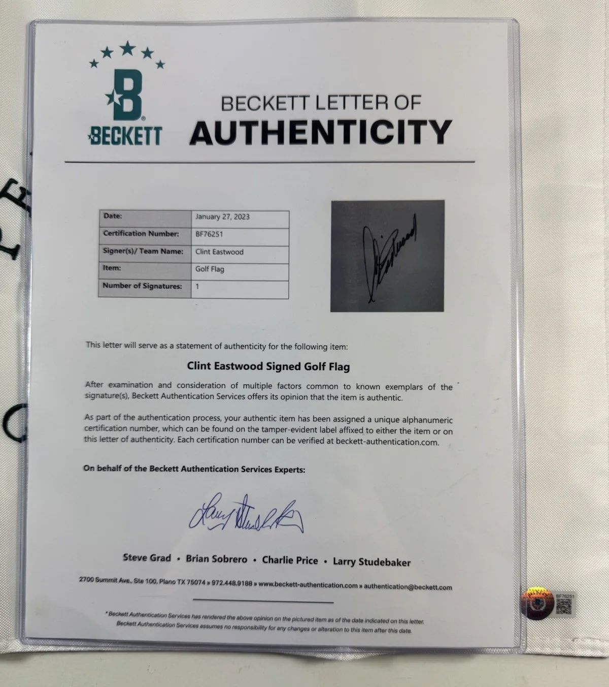 Clint Eastwood — BANDERA DE GOLF PEBBLE BEACH FIRMADA POR CLINT EASTWOOD AUTOGRAFIADA BECKETT BAS LOA BF76251, изображение 4