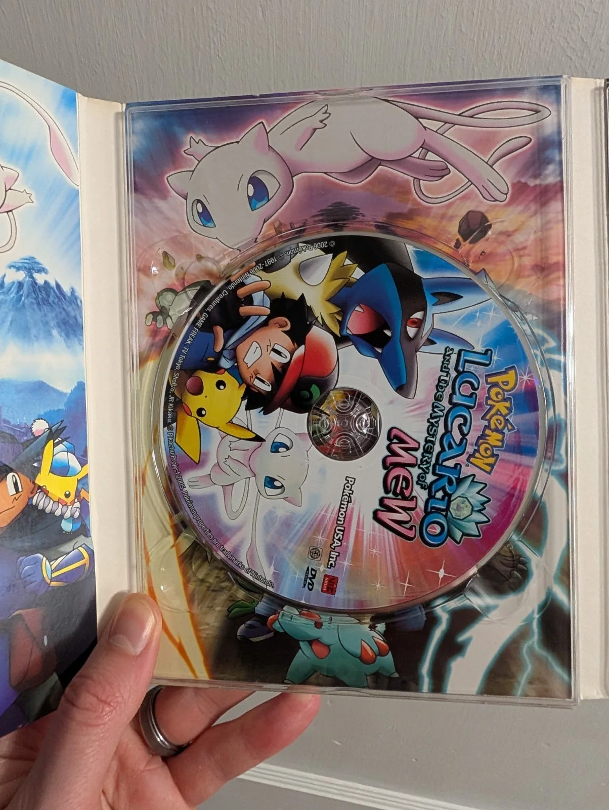 Pokemon Lucario and The Mystery of Mew 2 Disc Collectors Edition, изображение 3