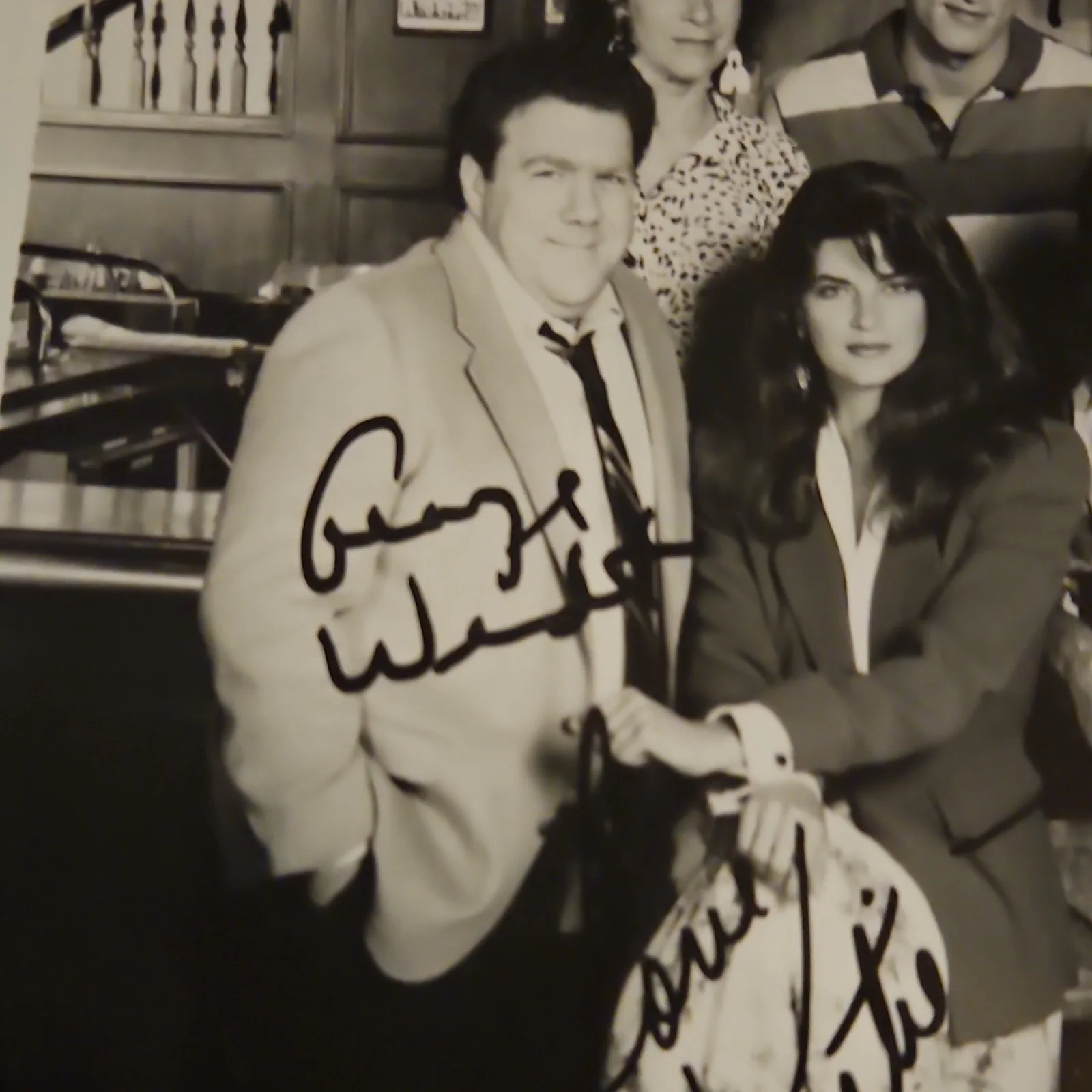 George Wendt, Kirstie Alley, Ted Danson, John Ratzenberger, Rhea — Cheers Original Cast Photo Signed by Danson, Alley, Wendt, Ratzenberger, изображение 2