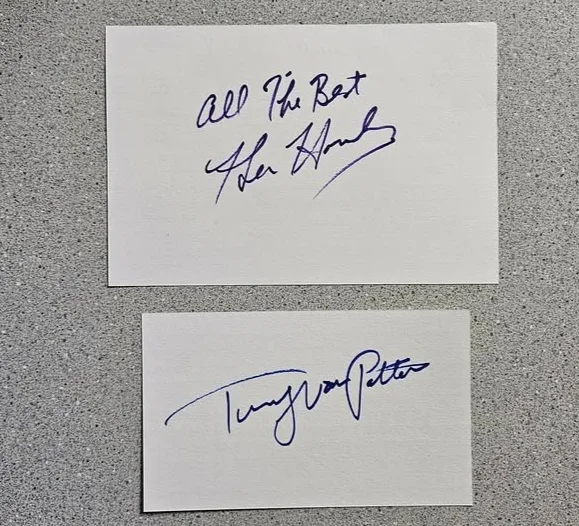 TIMOTHY VAN PATTEN AND KEN HOWARD — TIMOTHY VAN PATTEN SIGNED & KEN HOWARD SIGNED INDEX CARD AUTOGRAPH -WHITE SHADOW