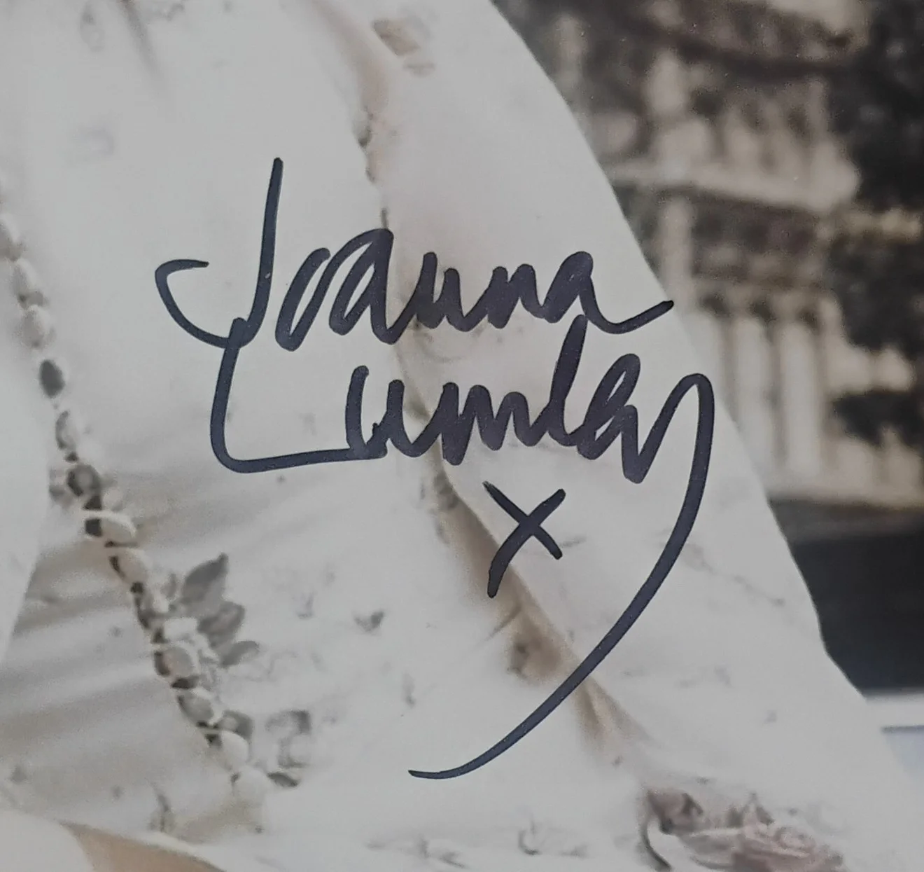 Joanna Lumley Hand Signed Autograph 8x10 Photo COA New Avengers NO US TARIFF, изображение 3