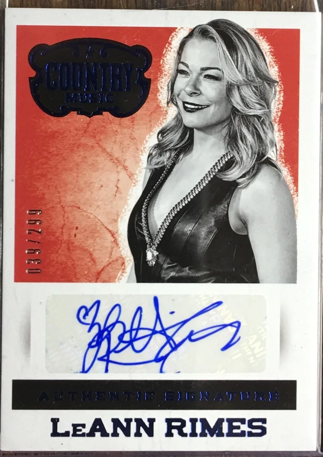 LeANN RIMES 2014 PANINI COUNTRY MUSIC SIGNATURE AUTOGRAPH BLUE FOIL CARD / 299, изображение 2