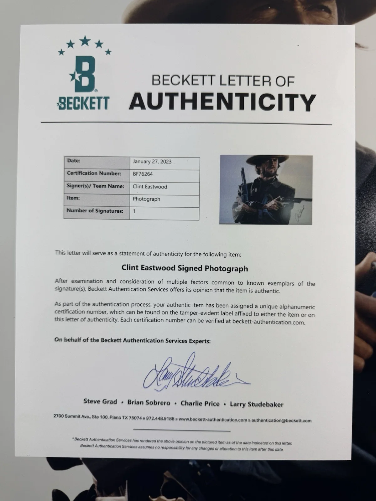 Clint Eastwood — CLINT EASTWOOD SIGNED THE OUTLAW JOSEY WALES 16x20 PHOTO BECKETT BAS LOA BF76264, изображение 4