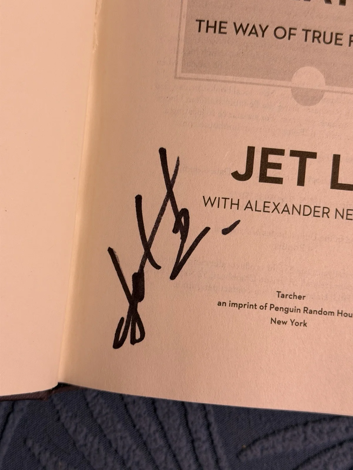 Jet Li — Jet Li Signed Book Autographed w/ Proof Video, image 3