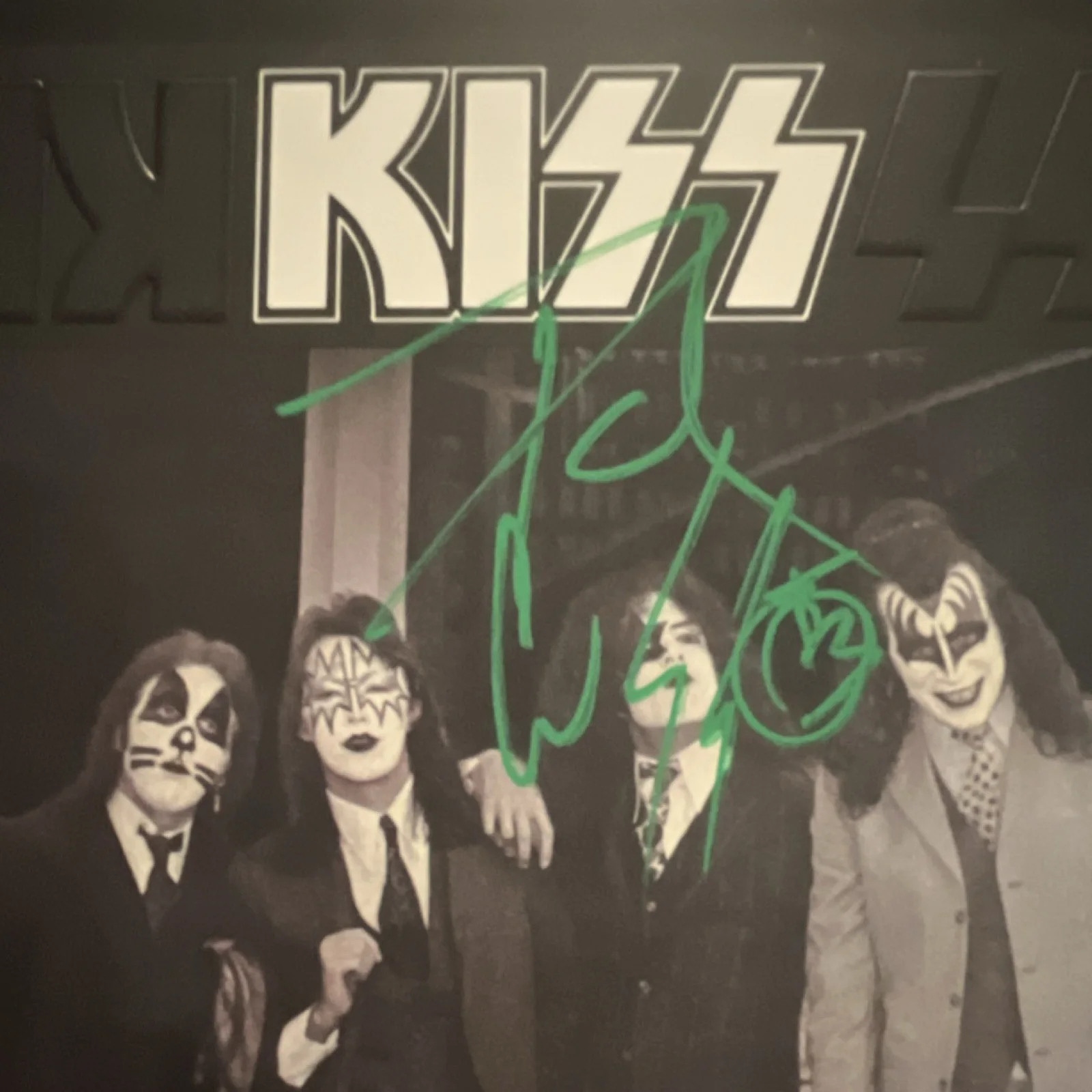 KISS Dressed to Kill (Autographed Peter Criss) 180Gram Vinyl 2014, image 2