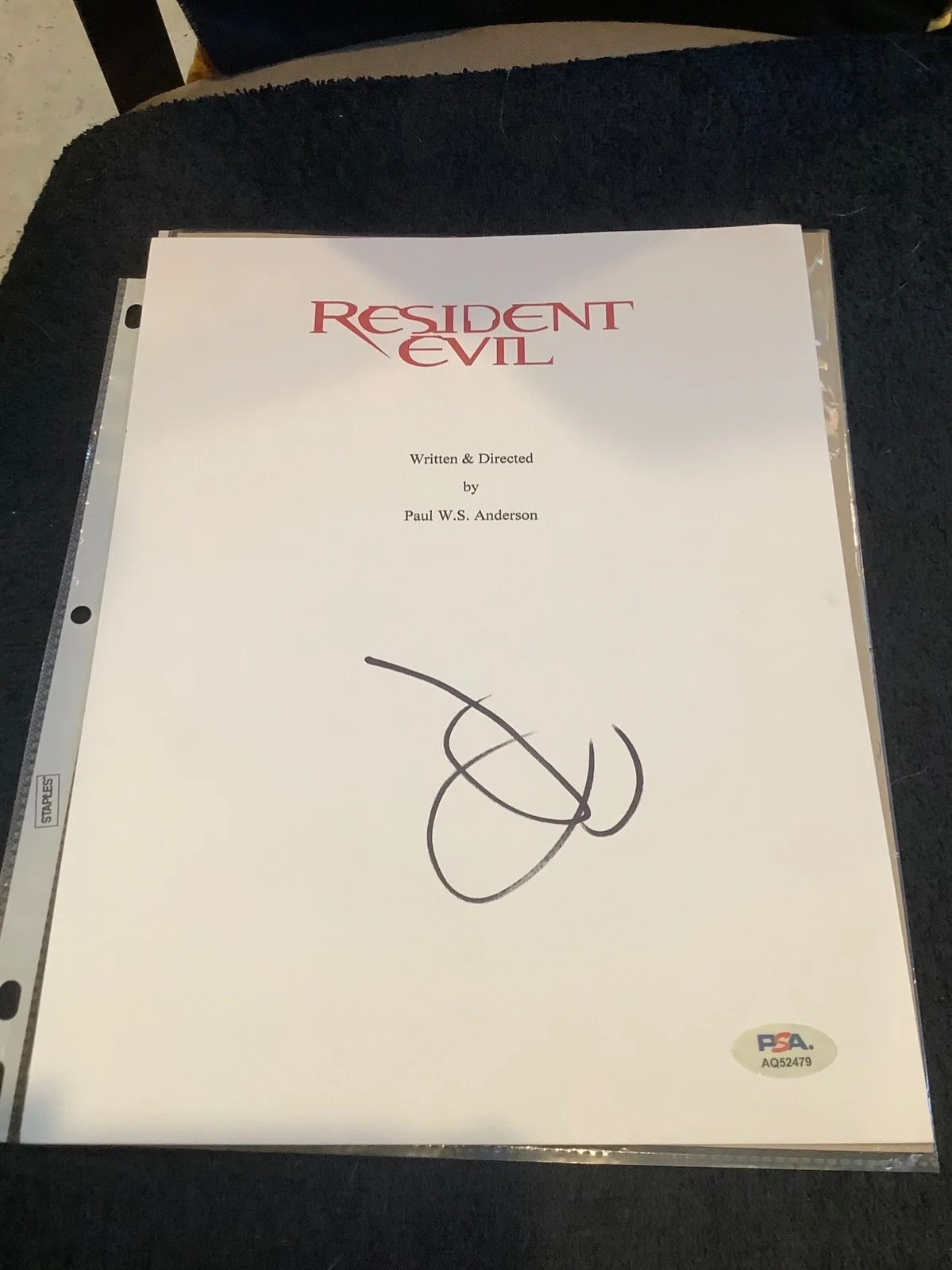 MILLA JOVOVICH — MILLA JOVOVICH Signed Autographed SCRIPT COVER RESIDENT EVIL ALICE PSA DNA, image 2