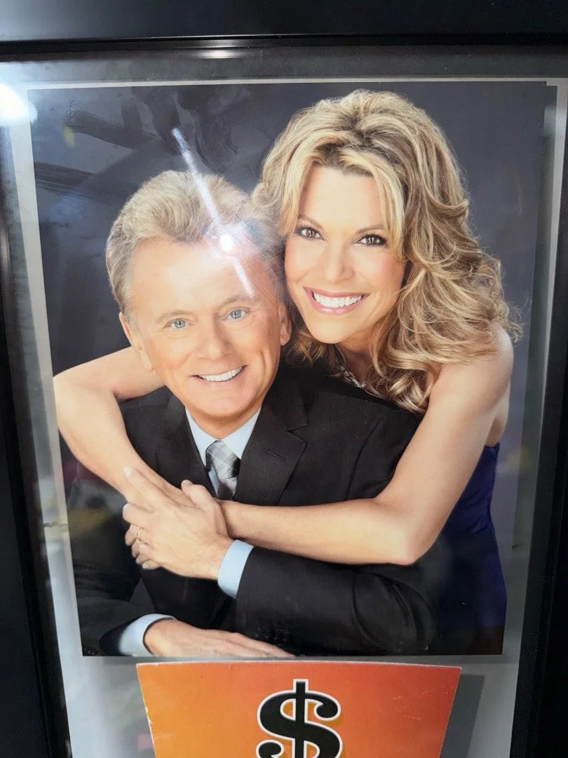 Vanna White, Pat Sajak — Vanna White And Pat Sajak Dual Signature On $1000 Wedge Wheel of Fortune Framed, изображение 5