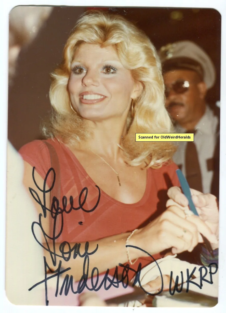 Loni Anderson — LONI ANDERSON SIGNED CANDID PHOTO Vintage 1970s Not Reprod - WKRP In CINCINNATI