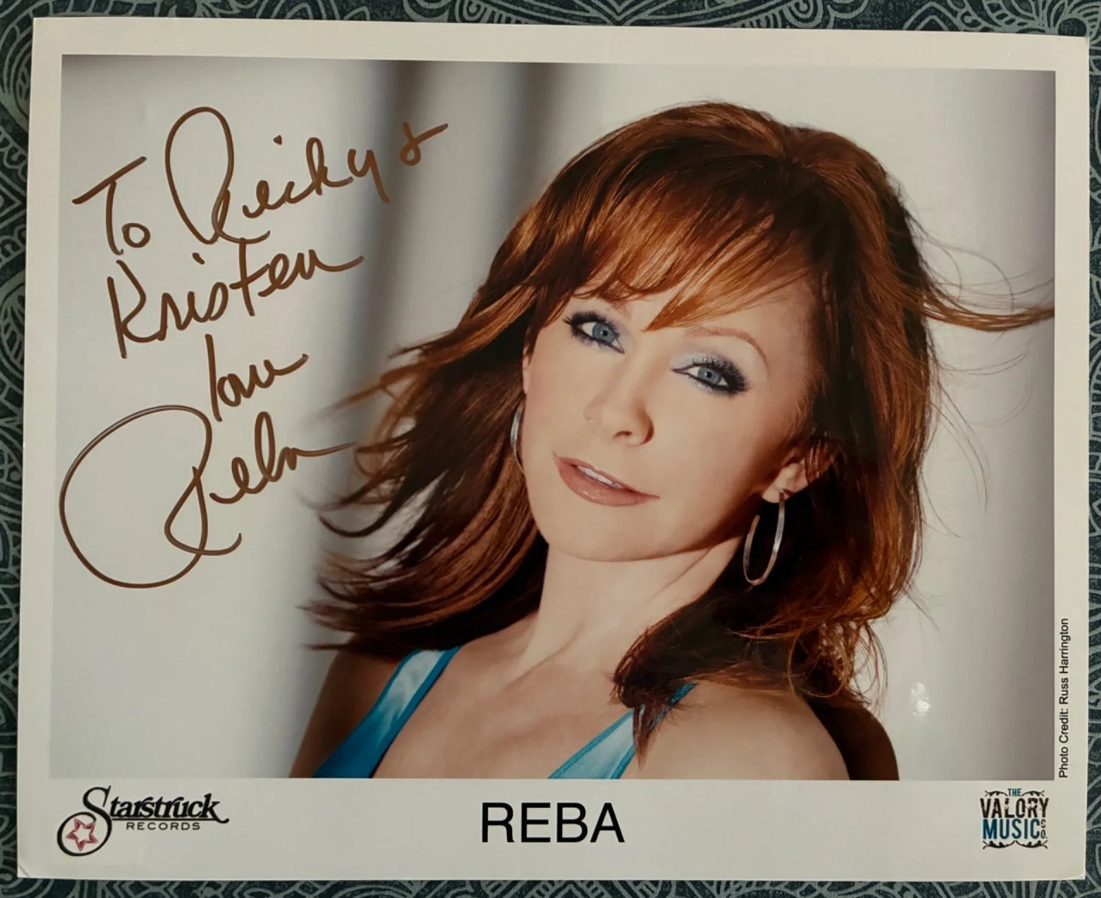 Reba McEntire — REBA MCENTIRE Signed 8x10 Photograph Authentic Autograph Global Authentics COA, image 3