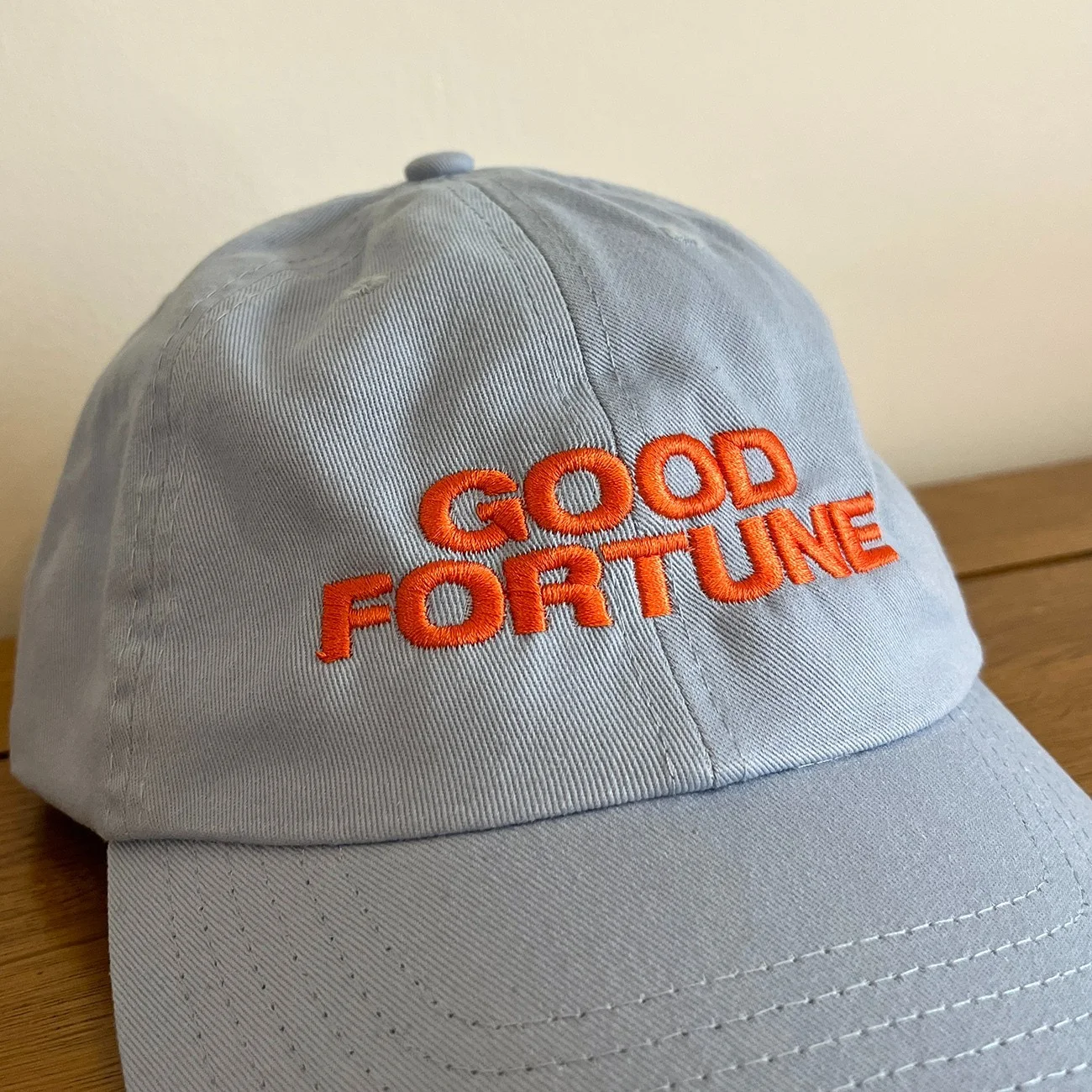 GOOD FORTUNE Movie Cap Hat Promotional Film Keanu Reeves Seth Rogan 2025 OS, изображение 2