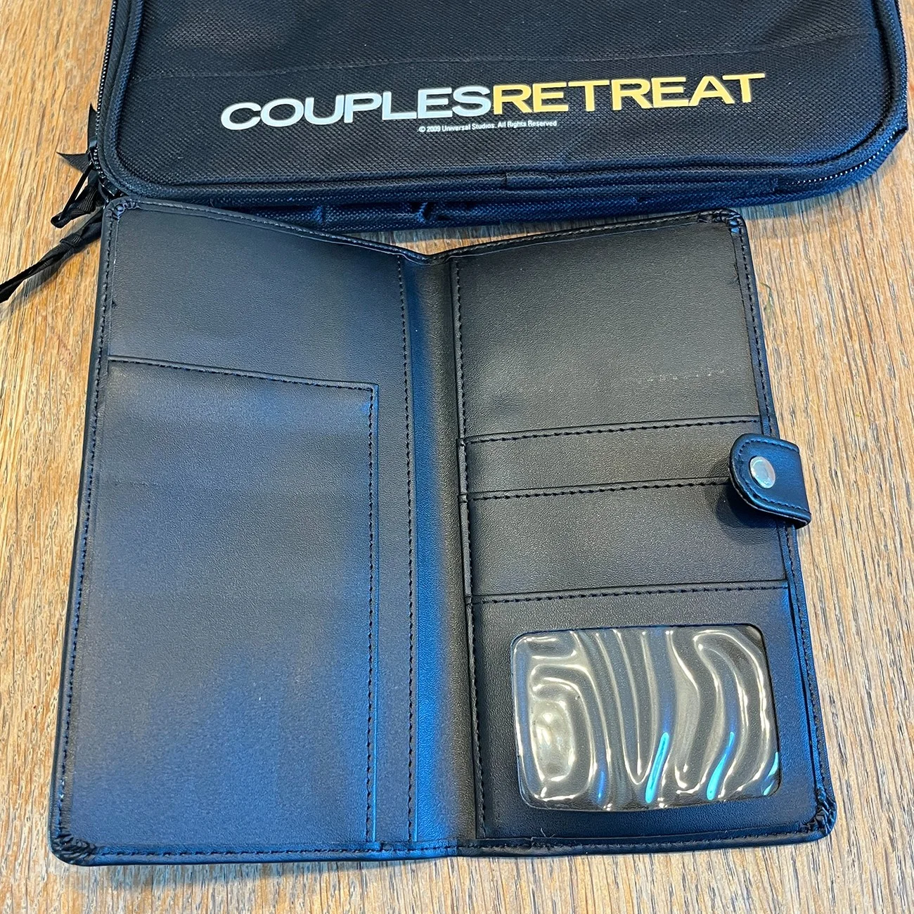COUPLES RETREAT Movie Promotional Items Wallet & Wash bag Film Promo Film 2009, изображение 3