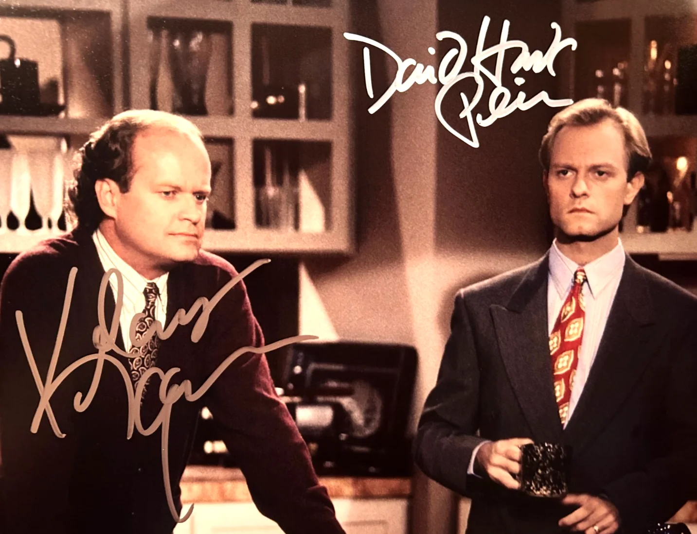 Kelsey Grammer, David Hyde Pierce — FRASIER Signed 8x10 Kelsey Grammer, David Hyde Pierce Authentic Autograph w/COA, image 3