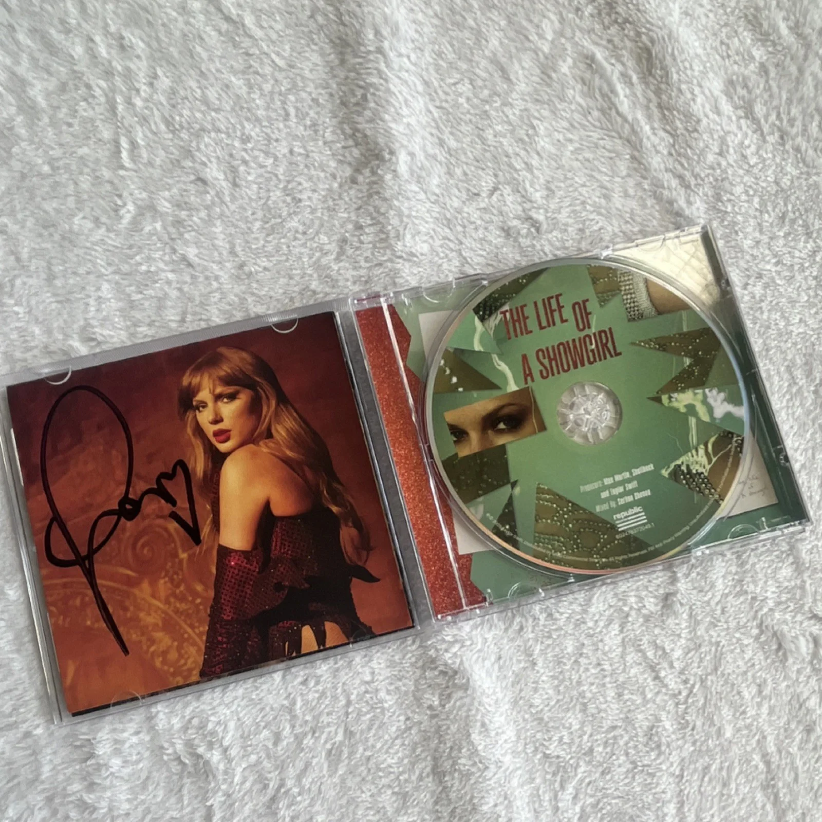Taylor Swift - The Life of a Showgirl CD + Hand Signed Photo 3, изображение 3