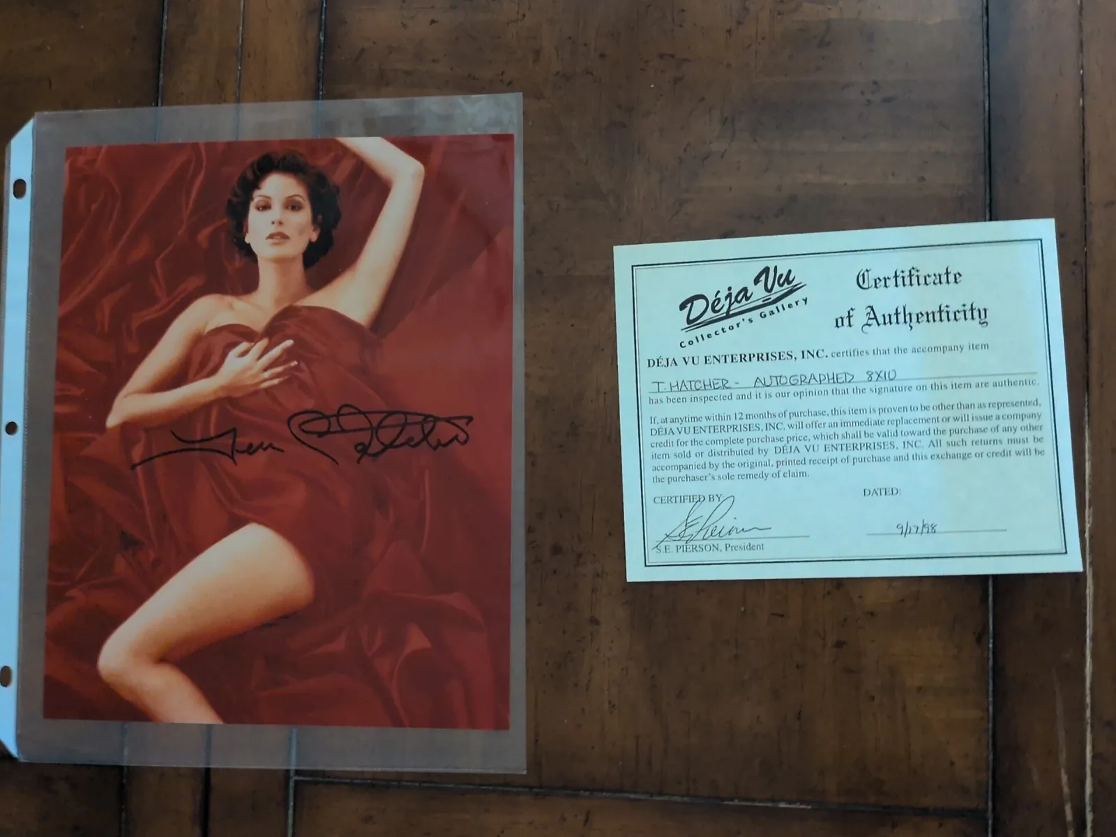 Teri Hatcher 8x10 Signed - Vintage Autograph - COA Included - Rare, изображение 2